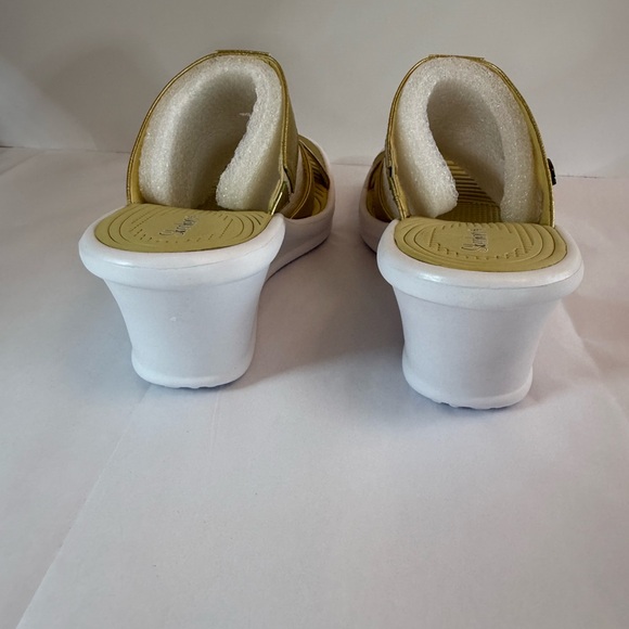 Skechers Rumblers Neon Gold Slide Sandals - Picture 4 of 7